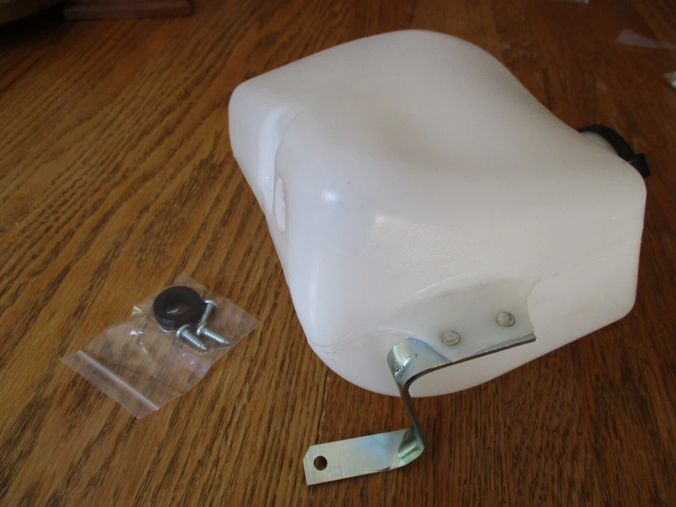 Depósito de lavadora de parabrisas #3431 154 1970-1973 Plymouth Fury Foto 2 de 4