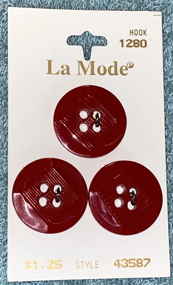 La Mode Buttons 7/8” 22mm Red 43587 NOS - Image 2 of 3