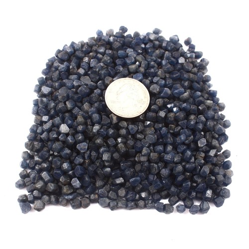 Lote áspero suelto sin calefacción extraído en tierra zafiro azul Birmania 100,00 % natural 60 gramos - Imagen 2 de 4