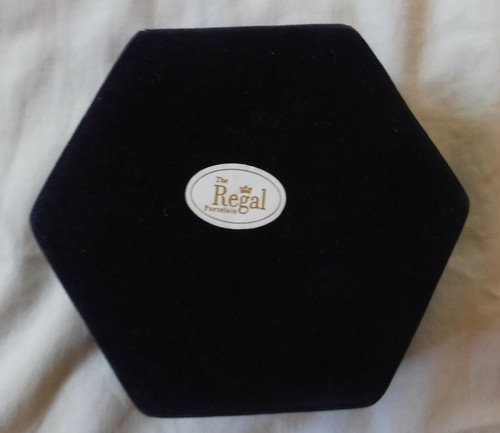 Regal Porcelain Chamber Candle Holder Gold and Pink - Picture 5 of 5