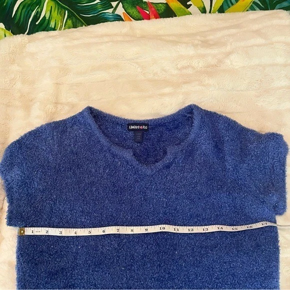 Acogedor suéter de manga corta Limited Too Girls XL azul profundo difuso metálico ojo de cerradura Foto 4 de 4