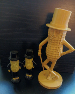 Mr. Peanut Plastic Bank Salt & Pepper Shakers Preowned Excellent Condition