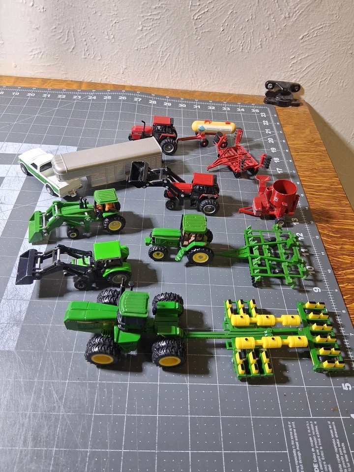 ERTL 农场国家拖拉机 13 件 批量 - 1: 64 S 比例 - 美国飞行者狮子 MARX — 第 2/4 张图片