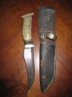 Vintage Antique Unmarked Stag Antler Bone Handled Fixed Blade Knife w/ Sheath