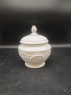 KPM Berlin Kurland Fluted Tin White Platinum Rim 1st Wahl (No Lid) A.1.3