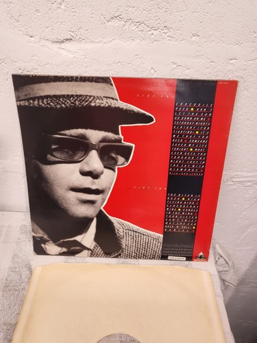 ELTON JOHN THE NEW COLLECTION VOL 1 RARE "ENGLAND" VERSION CBR 1027 EXCELLENT! - Picture 8 of 8
