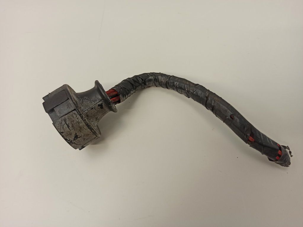 w115、5.10→5268 Mercedes-Benz W114 W115 1974 Ignition lock contact connector