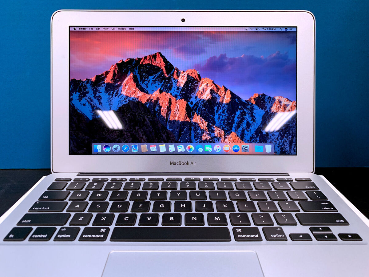 ULTRALIGHT APPLE MACBOOK AIR 11 INCH LAPTOP / 128GB SSD / 1 ULTRALIGHT APPLE MACBOOK AIR 11 INCH LAPTOP / 128GB SSD / 1