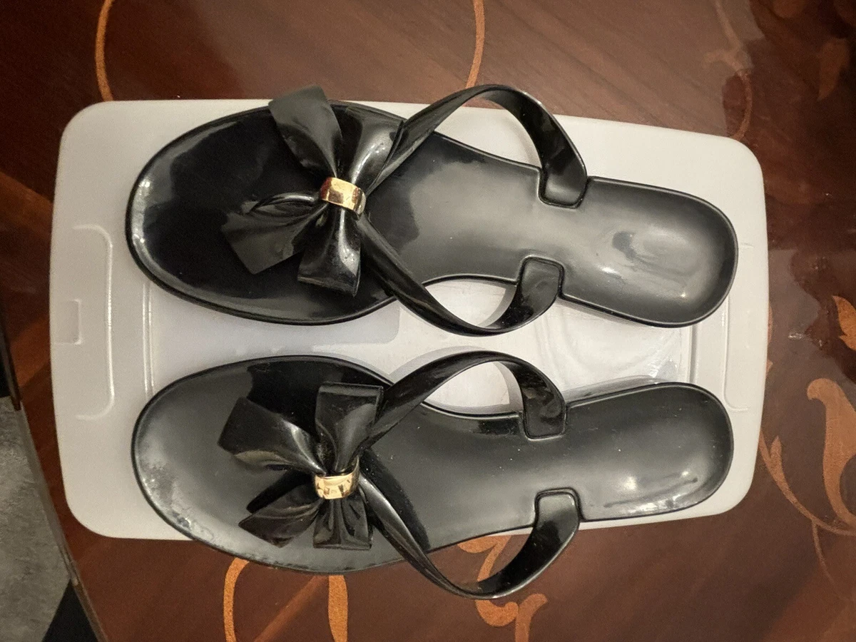 Carvela hotsell flip flops