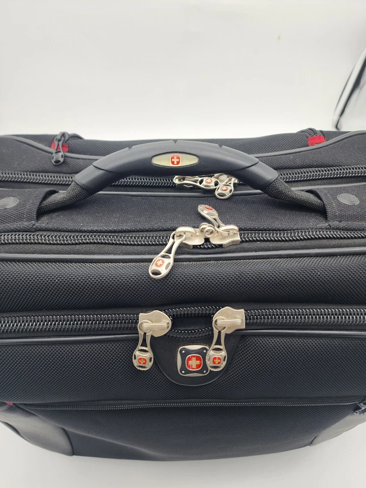 Wenger Wheeled Business Case Potomac Black Carry On Laptop Carrier 17x15x9" - Image 2 of 4