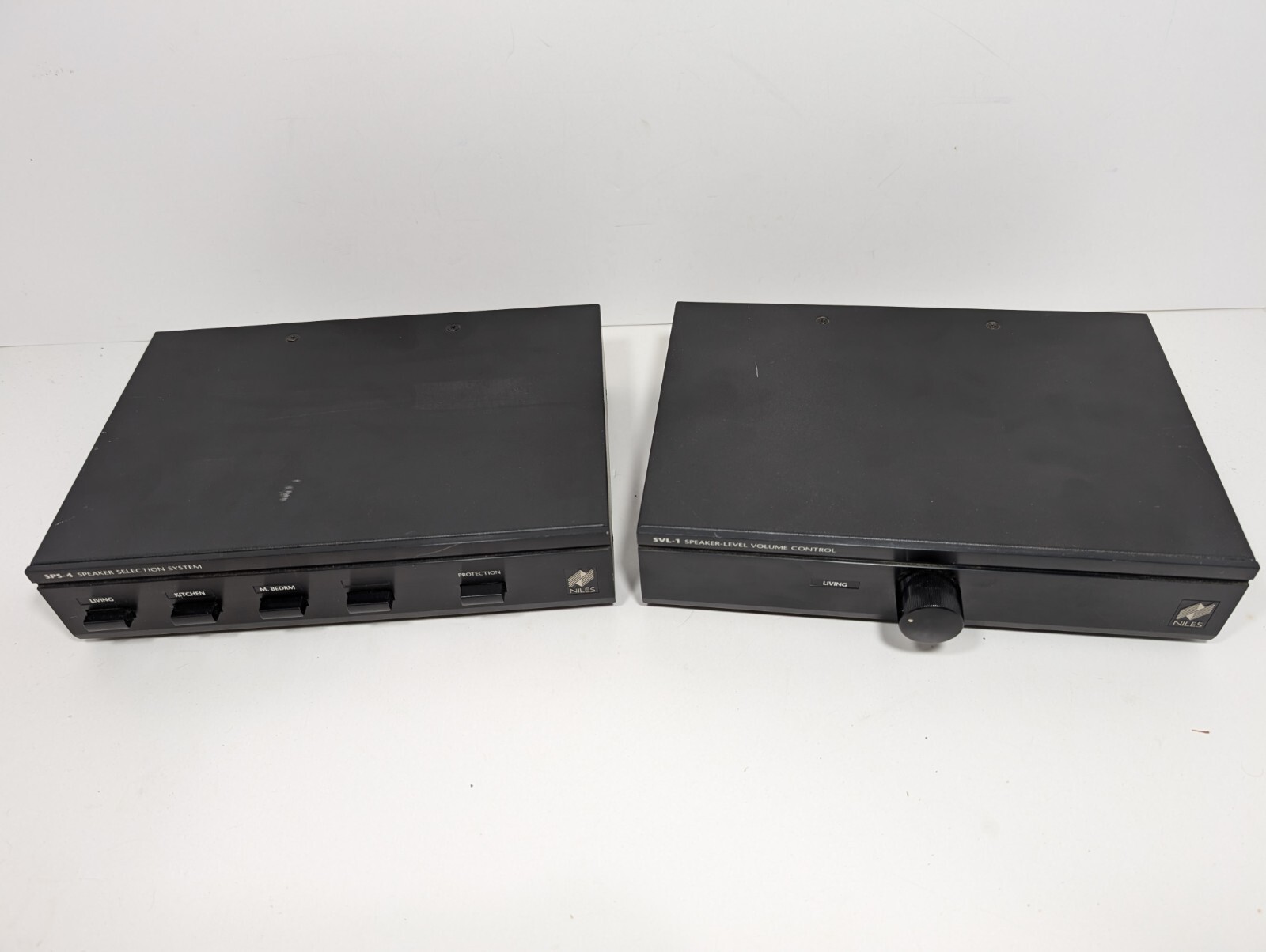 Niles Audio SPS-4 And SVL-1  Speaker Selector Switch System And Volume Control 