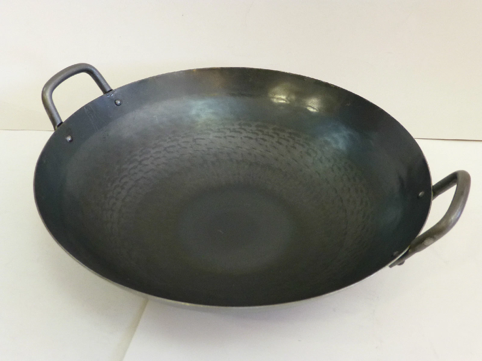 Professional Hammered Chinese Wok / Double Handle by Yamada Kogyo -Japan
Opens in a new window or ta