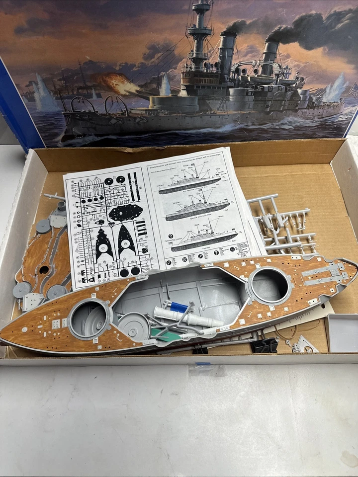 Modelos Glencoe 08301 EE. UU. Kit de barco modelo Oregon escala 1:225 kit de plástico usado Foto 2 de 3