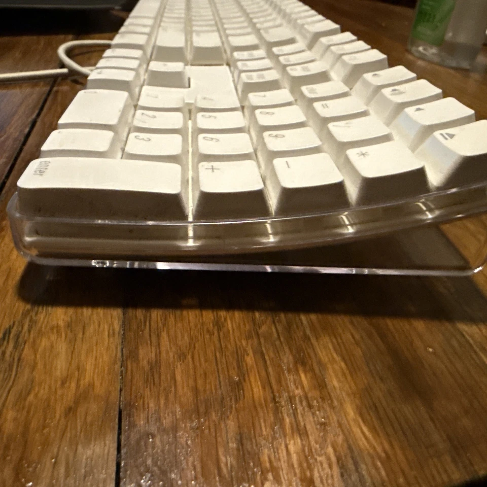 Apple Wired Keyboard Model: A1048 Dual USB Port Tested/Very Good - Image 4 of 4