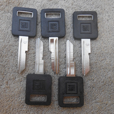 5 NEW  GM  Logo  Key Blanks ''C''