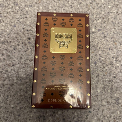 MCM WOW Eau de Parfum Natural Spray 75 ml (2.5 fl oz) normale Größe