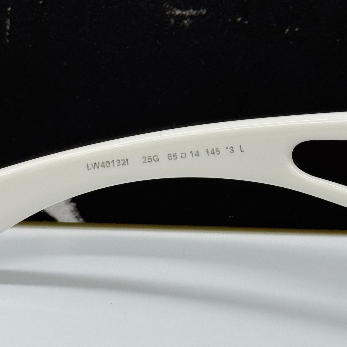 NEW LOEWE LW40132I 25G WHITE/GOLD UNISEX SUNGLASSES LOEWE | eBay display picture 2