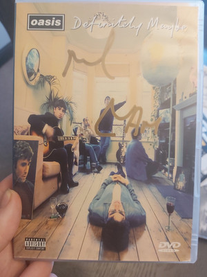 Oasis Definitely Maybe DVD signiert von Noel und Liam