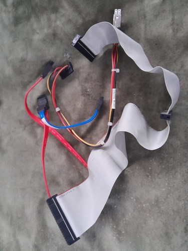 4 Kabel. Computer Desktop PC Kabel. Mainboard Anschlüsse