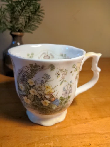 Royal Doulton Spring Beaker Brambly Hedge Jill Barklem Mug Mouse Yellow