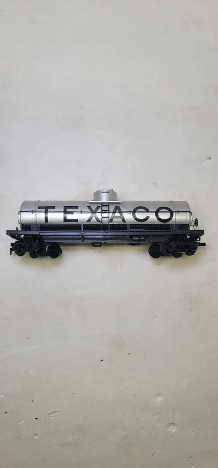 Texaco Oil Tanker Single Dome HO Scale Model Train With Ladders - Vintage - Image 2 of 4