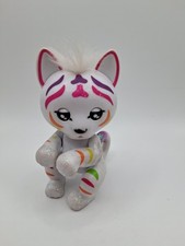 Fingerlings Interactive Baby Tiger Rainbow Wowwee Lights Up Makes Noise