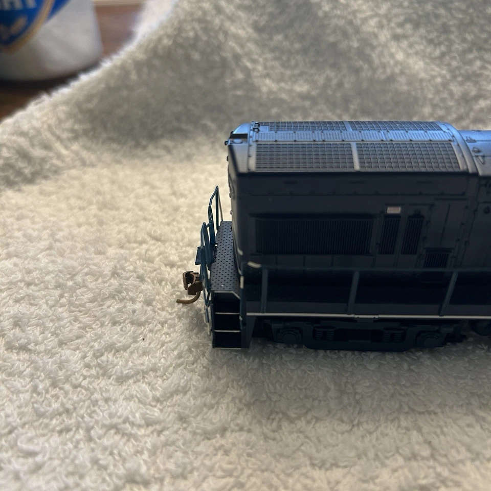 Locomotora diésel Atlas GE U23B Missouri Pacific escala HO Mo-Pac #2254 Foto 4 de 4