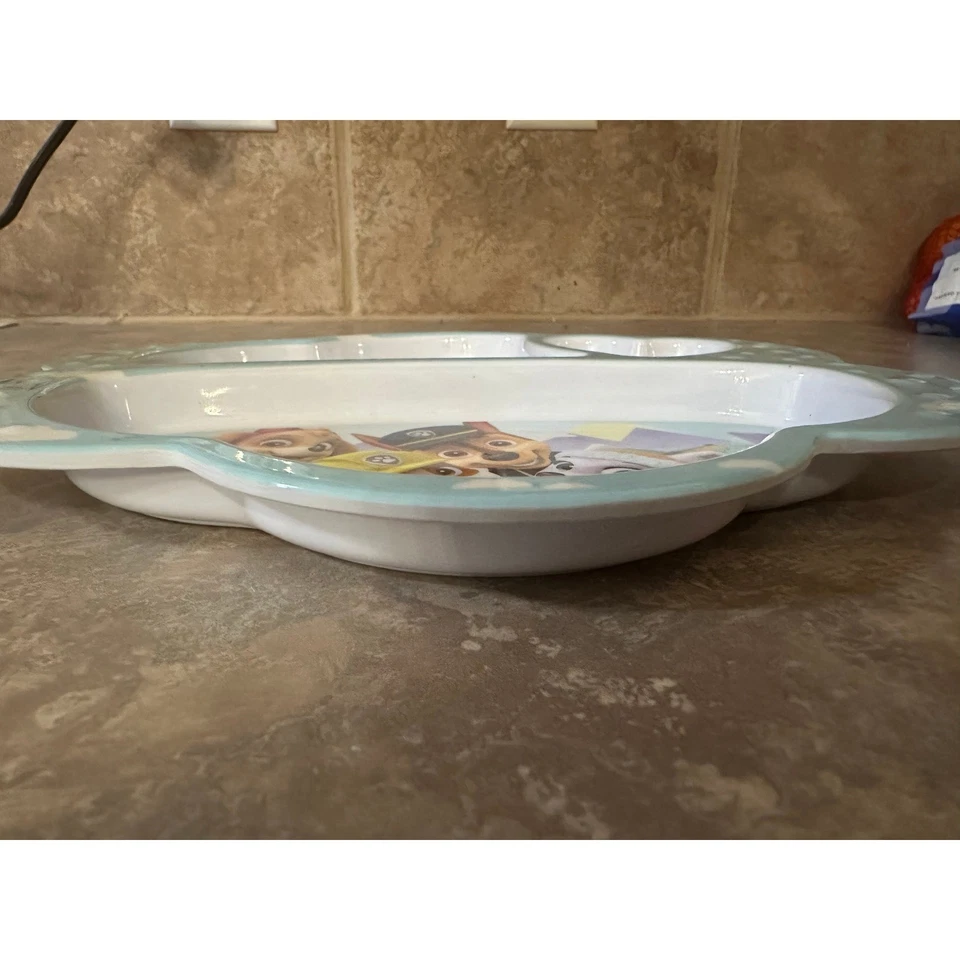 Cachorros Paw Patrol jugando plato dividido niños pequeños hora de comer Skye Everest Foto 3 de 4