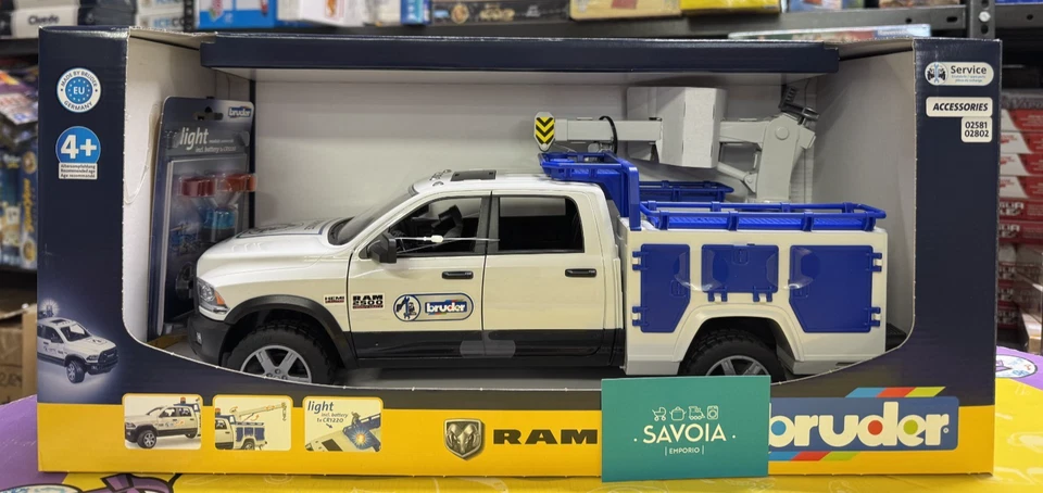 BRUDER 02509 - scala 1:16 - RAM 2500 SERVIZIO STRADALE CON GRU E LAMPAGGIANTI - Immagine 2 di 4