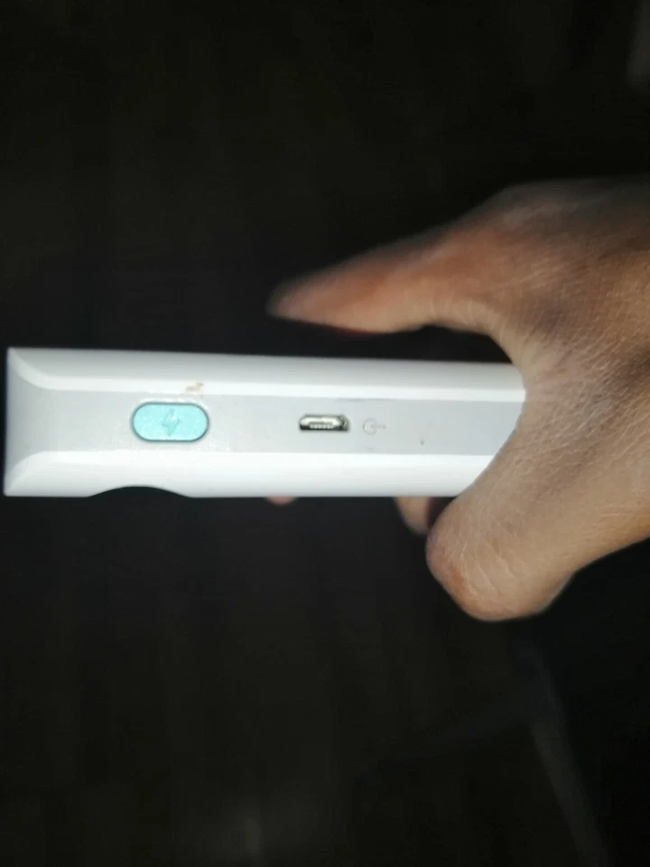 Cargador de batería portátil Foto 2 de 3