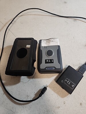 Trimble R1 99133 Smart Accessory Receiver GNSS GPS /w Charger, Case