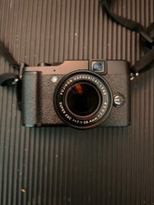 FUJIFILM X10 12MP Digital Camera with 12 Megapixel Optical Zoom -Black Used