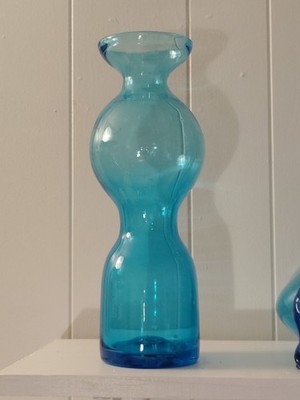 Vase Blue Tom Connolly Greenwich Flint Craft Glass Vintage Hand Blown Turquoise