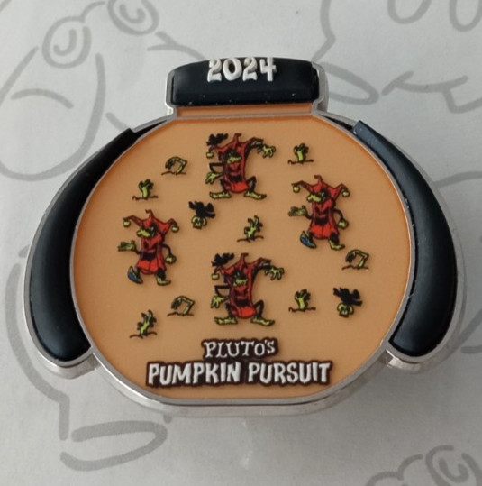 Goofy Pluto's Pumpkin Pursuit 2024 Glow in the Dark Free-D Disney Pin 171334