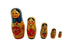 Vintage Russian Matryoshka Hand Painted 5 Piece Nesting Doll Set