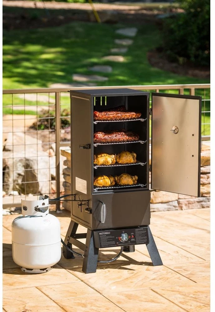 Masterbuilt Dual Fuel Smoker in Black