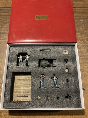 W. Britain 1/30th scale #31134 13 inch mortar and 4 man crew
