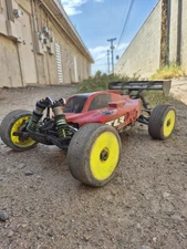 team losi 8ight x/e 2.0 1/8 buggy with hobbywing esc motor and savox servo