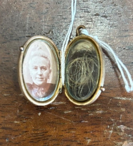 Victorian Mourning Hair Locket w Portrait – Antique Remembrance Jewelry