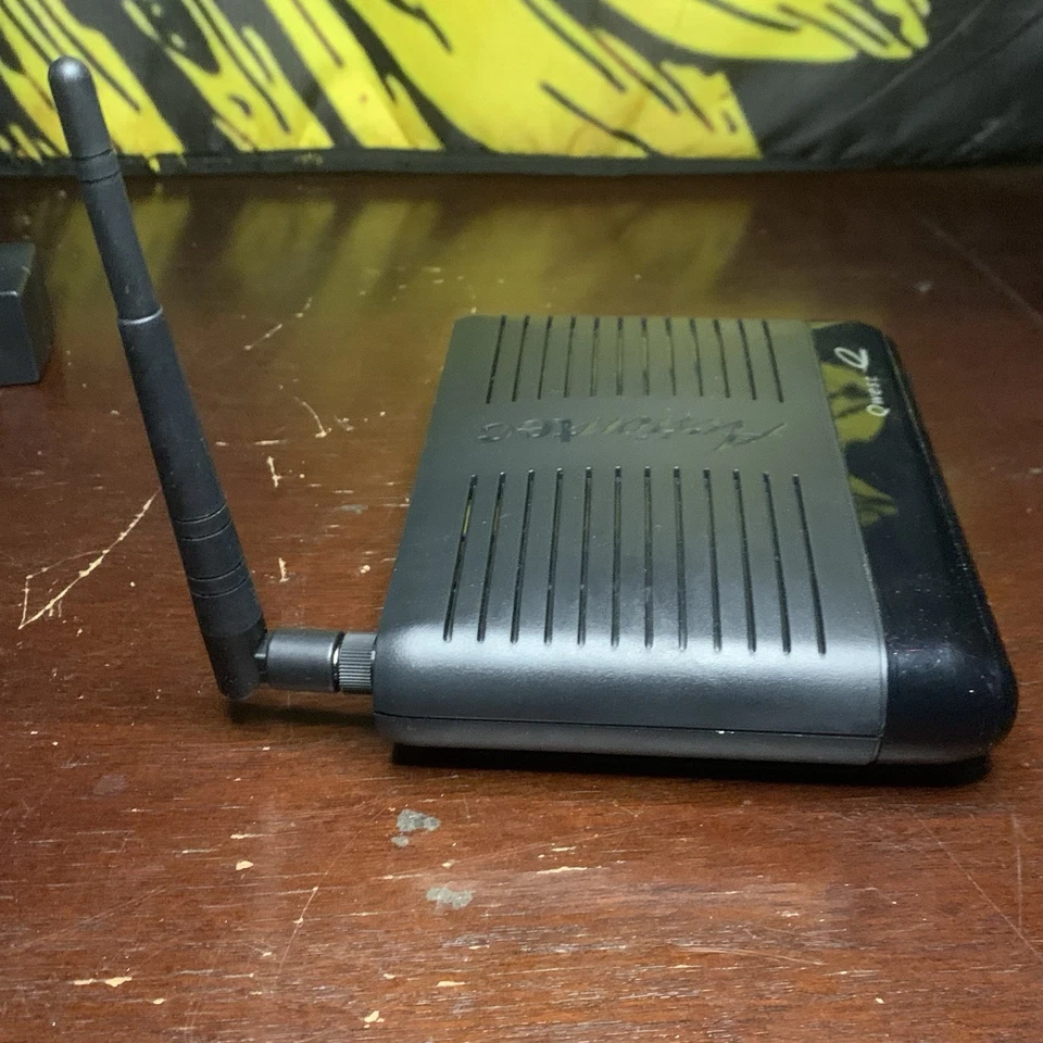 Qwest ACTIONTEC 4 port PK5000 Wireless DSL Router/Modem - Image 4 of 4