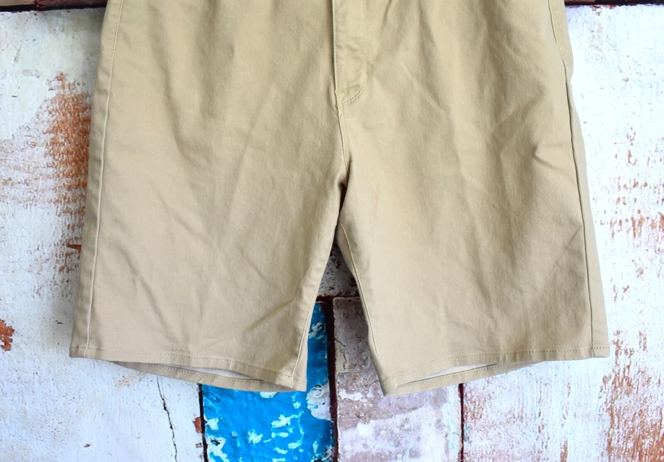 Pantalones Cortos de Mujer DKNY Jeans Elásticos con Cinturón TALLA 14 Beige seminuevos Foto 4 de 4