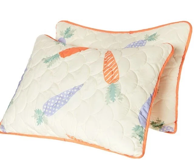 Full Queen Quilt Carrot Ensemble reversable bedspread and std pillow shams - Image 2 of 4