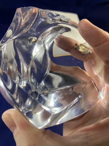 Vintage for Franklin Mint - Penguin on Ice Crystal Paper Weight Initial jc - Picture 7 of 8