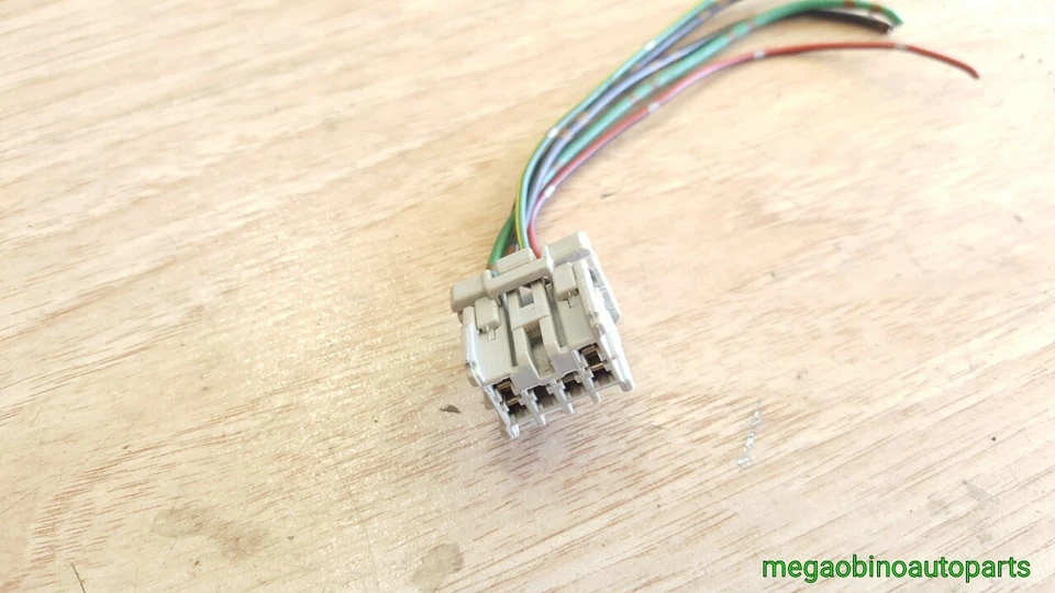 1998-2002 honda accord 2dr coupe connector  socket tail light left or right c39 - Image 3 of 3