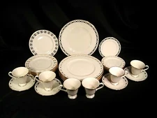 Lenox Trapunto Five Piece Place Setting for Four with Extras Total Pieces 27