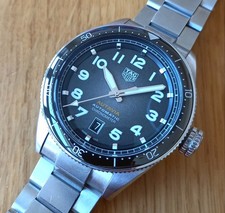 Tag Heuer Autavia automatic mens watch 42mm - very good condition - box & papers 4