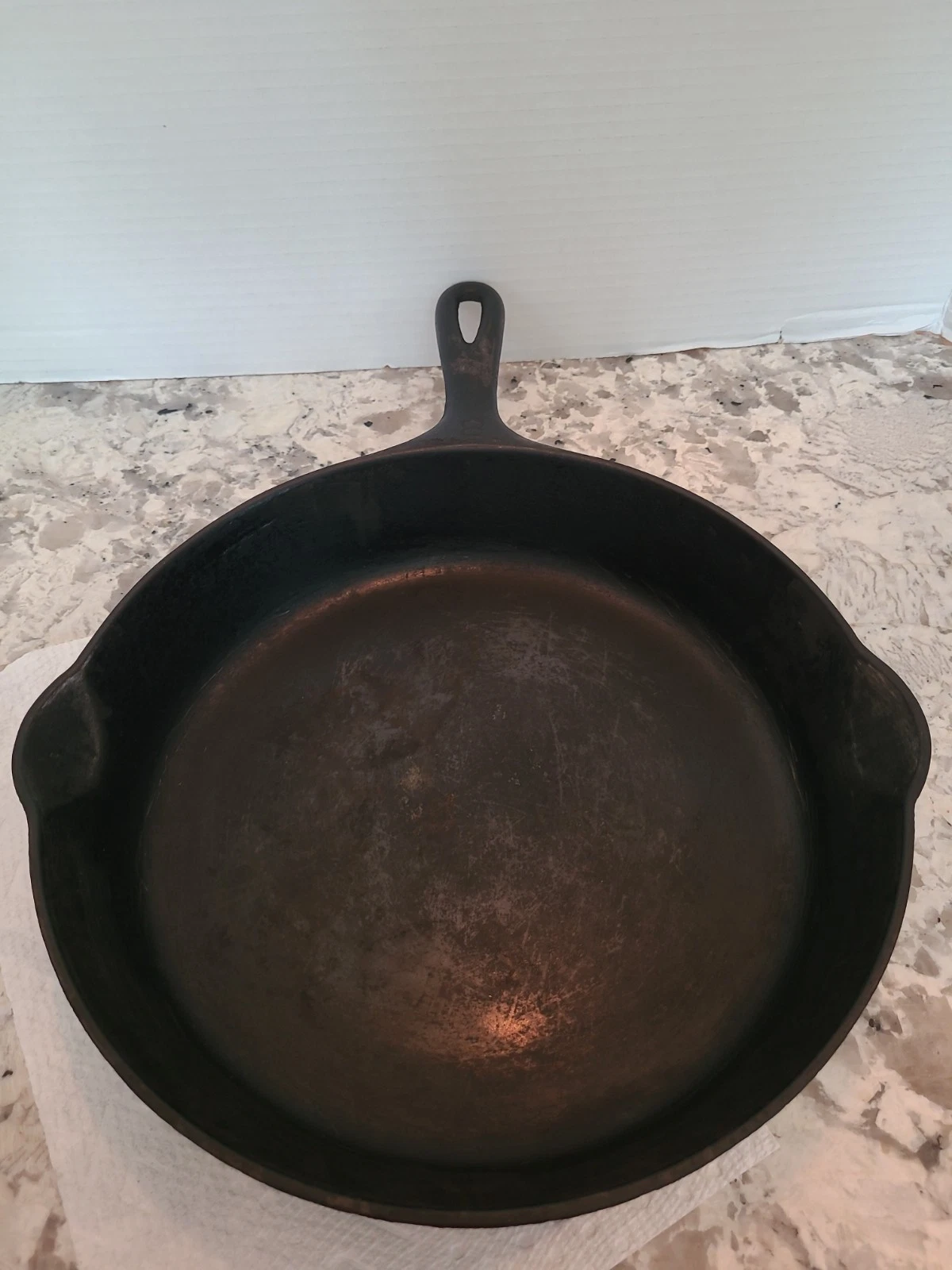 Vintage GRISWOLD Cast Iron SKILLET Frying Pan # 8 LARGE BLOCK LOGO - Ironspoon
