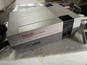 Nintendo NES Entertainment System Video Game Console Boxed Action Set 