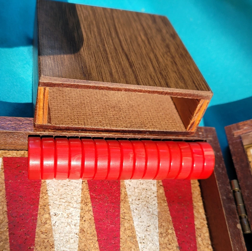 Vintage Drueke Backgammon Game Magnetic Bakelite Movers Wood Case Red Cream - Image 2 of 4