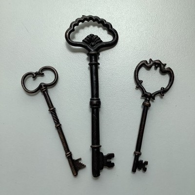 Decorative Metal Keys Black Cast Iron With Bronze Finish